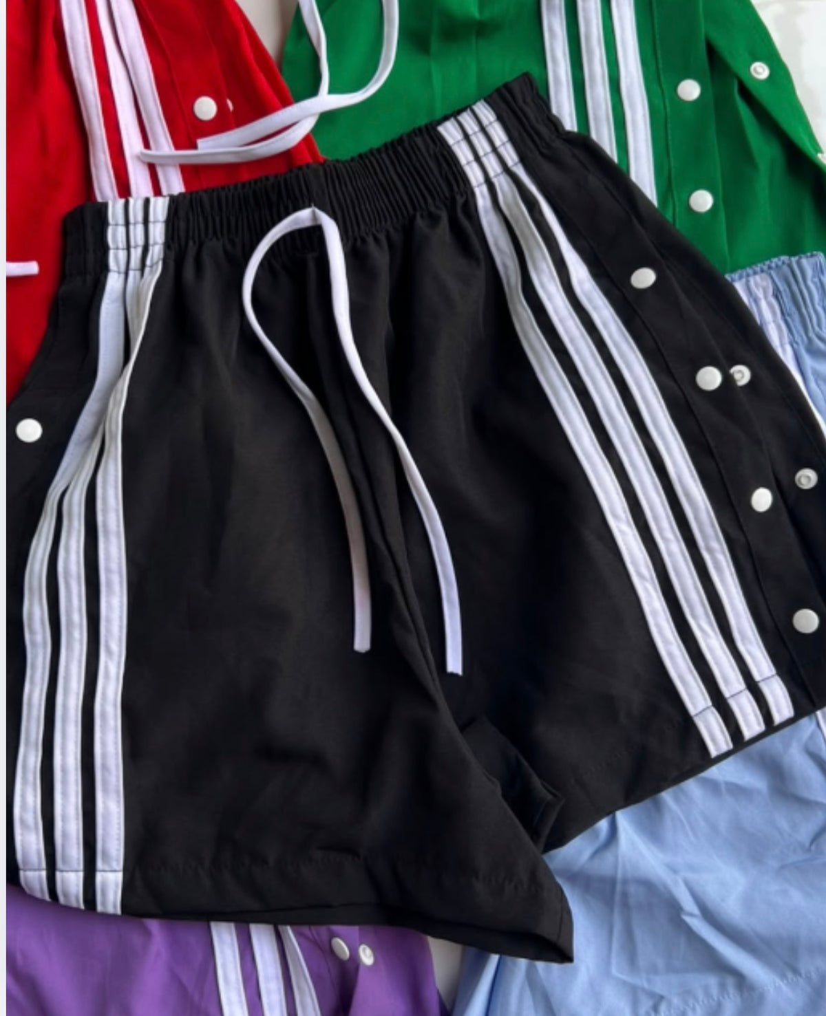 Short con botones a presión