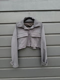 Chaqueta Cropped de Gamuza Grey