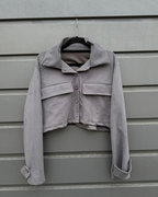 Chaqueta Cropped de Gamuza Grey